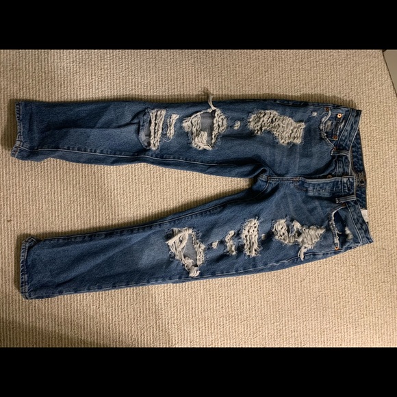 Abercrombie distressed boyfriend jeans - Picture 3 of 3
